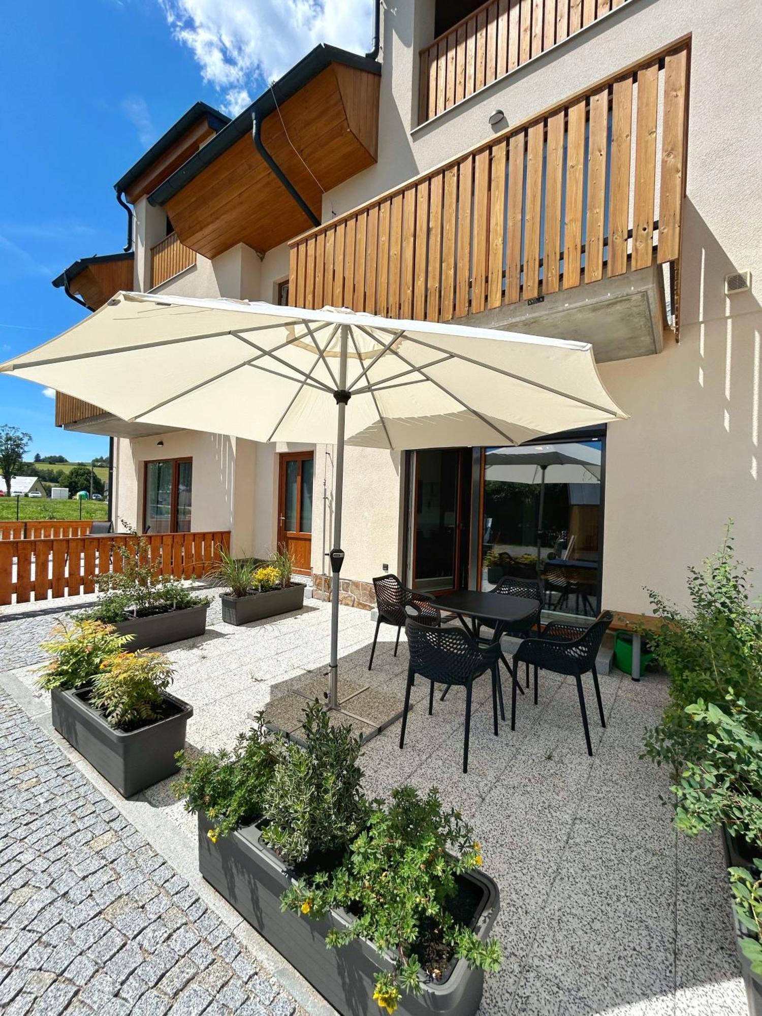 Apartman Se Slunnou Teraskou V Kasperkach Kasperske Hory Exterior photo